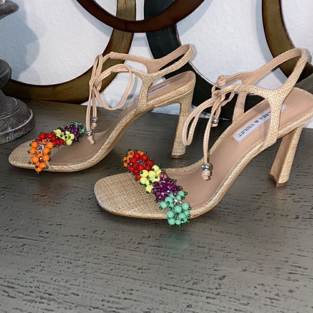 New Chelsea & Violet Tristy Beaded Sandals - Picture 5 of 10
